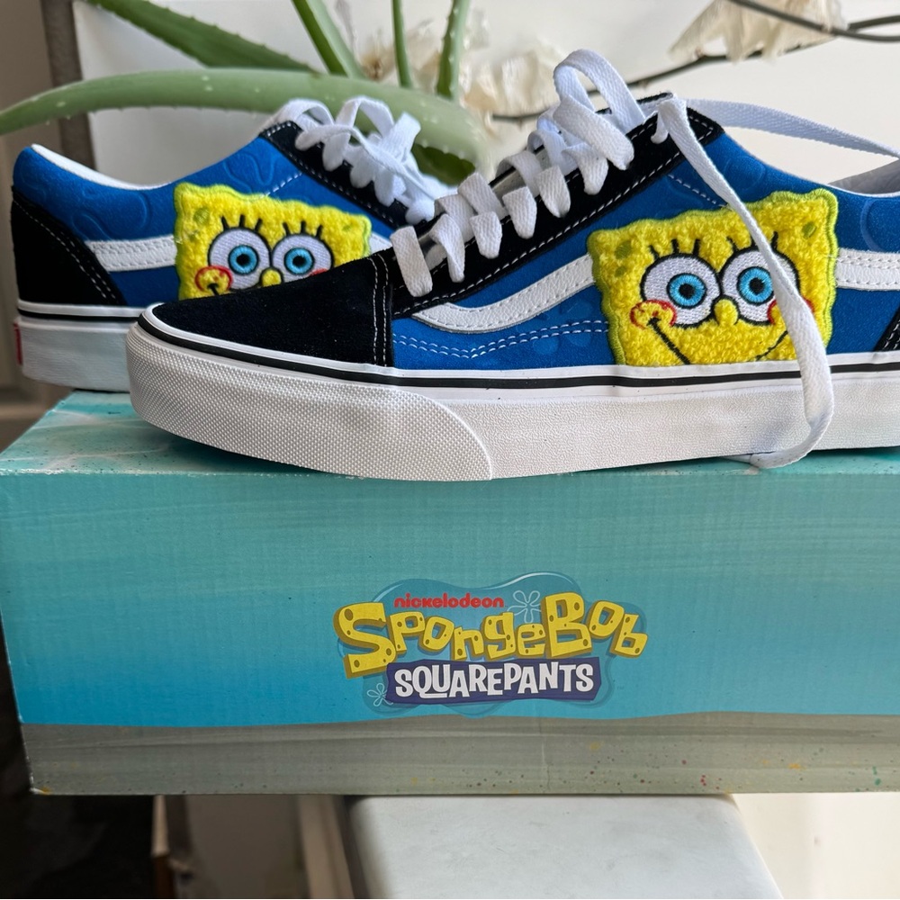 Size 7.5 Men’s 9 Women’s  - VANS SpongeBob SquarePants x Old Skool Smile Patch